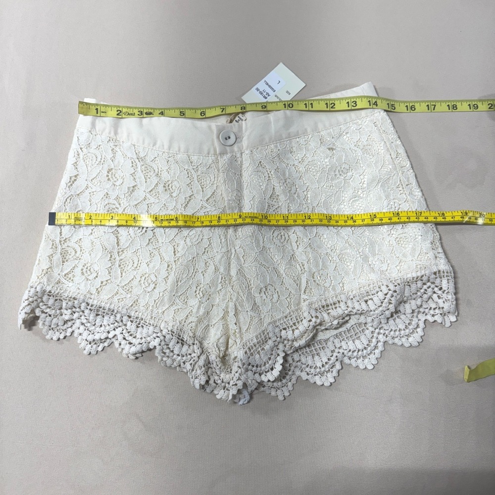 Raga Eggshell White Floral Lace Crochet Trim Shorts Women's Large RUNS SMALLNWT - Picture 12 of 12